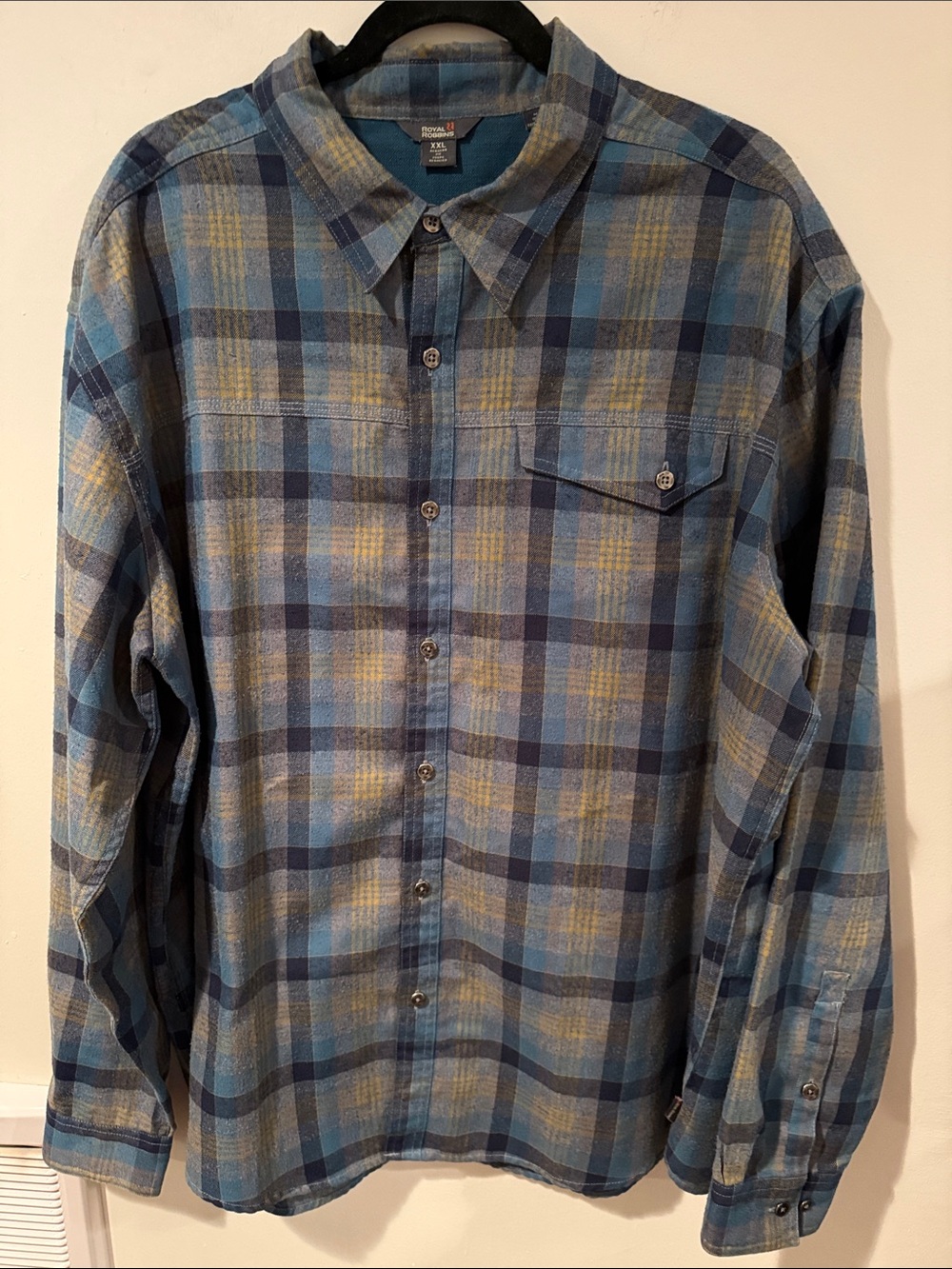 Royal Robbins men’s XXL plaid flannel, and